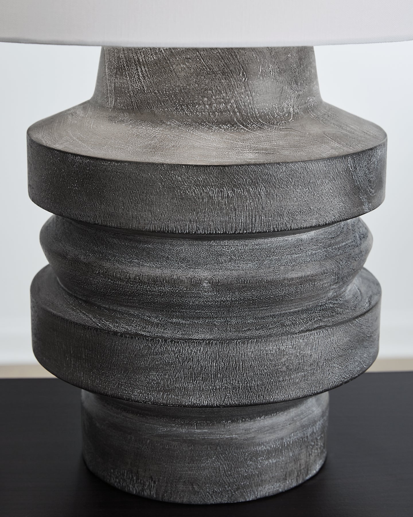 Wahida Poly Table Lamp (1/CN)